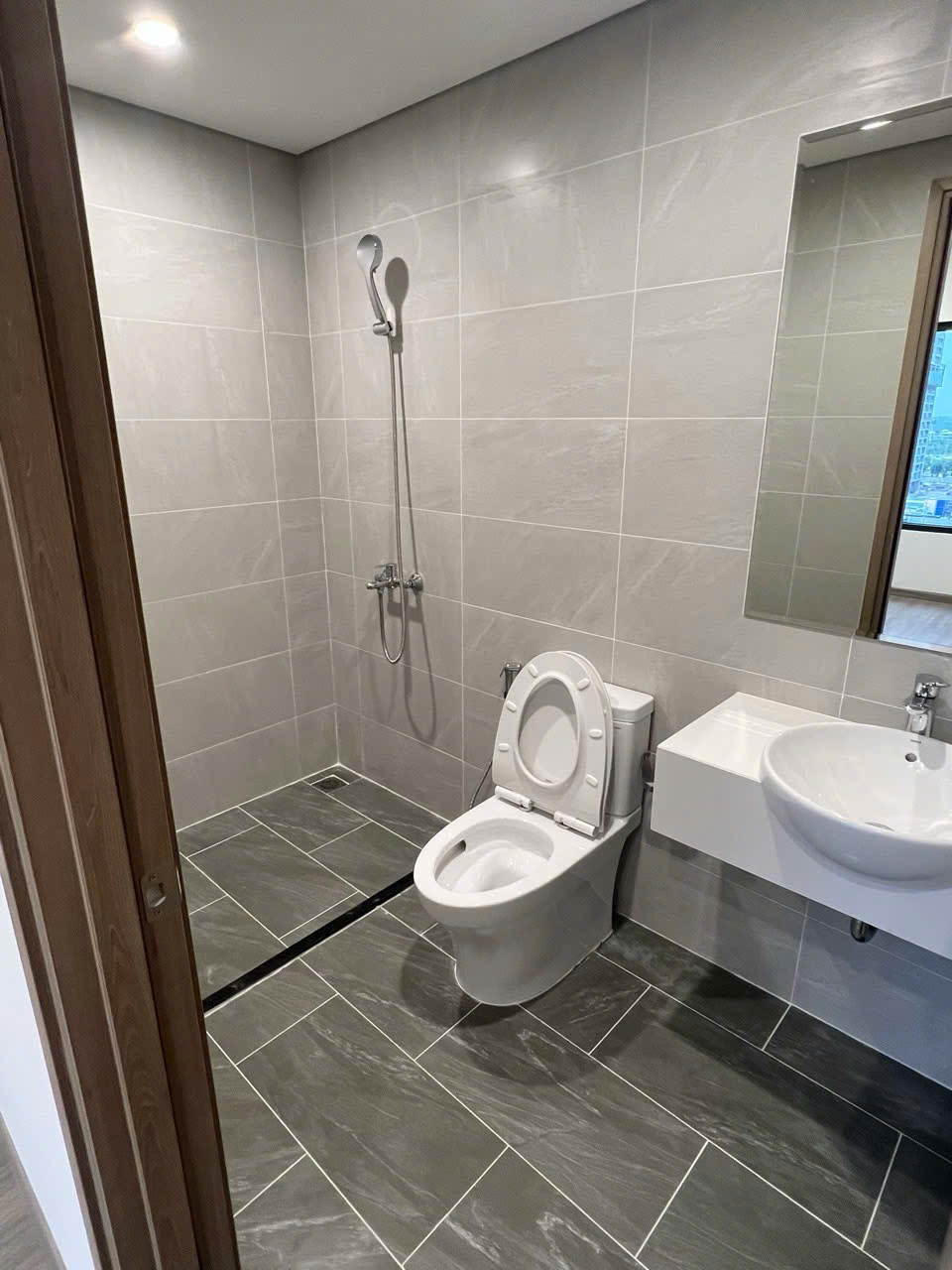Chính chủ gửi bán gấp căn 2PN diện tích lớn GH, tầng vừa đẹp, view hồ bơi và vườn Nhật giá chỉ 3tỷ2 - Ảnh 4