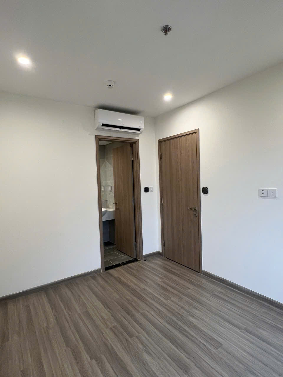 Chính chủ gửi bán gấp căn 2PN diện tích lớn GH, tầng vừa đẹp, view hồ bơi và vườn Nhật giá chỉ 3tỷ2 - Ảnh 3