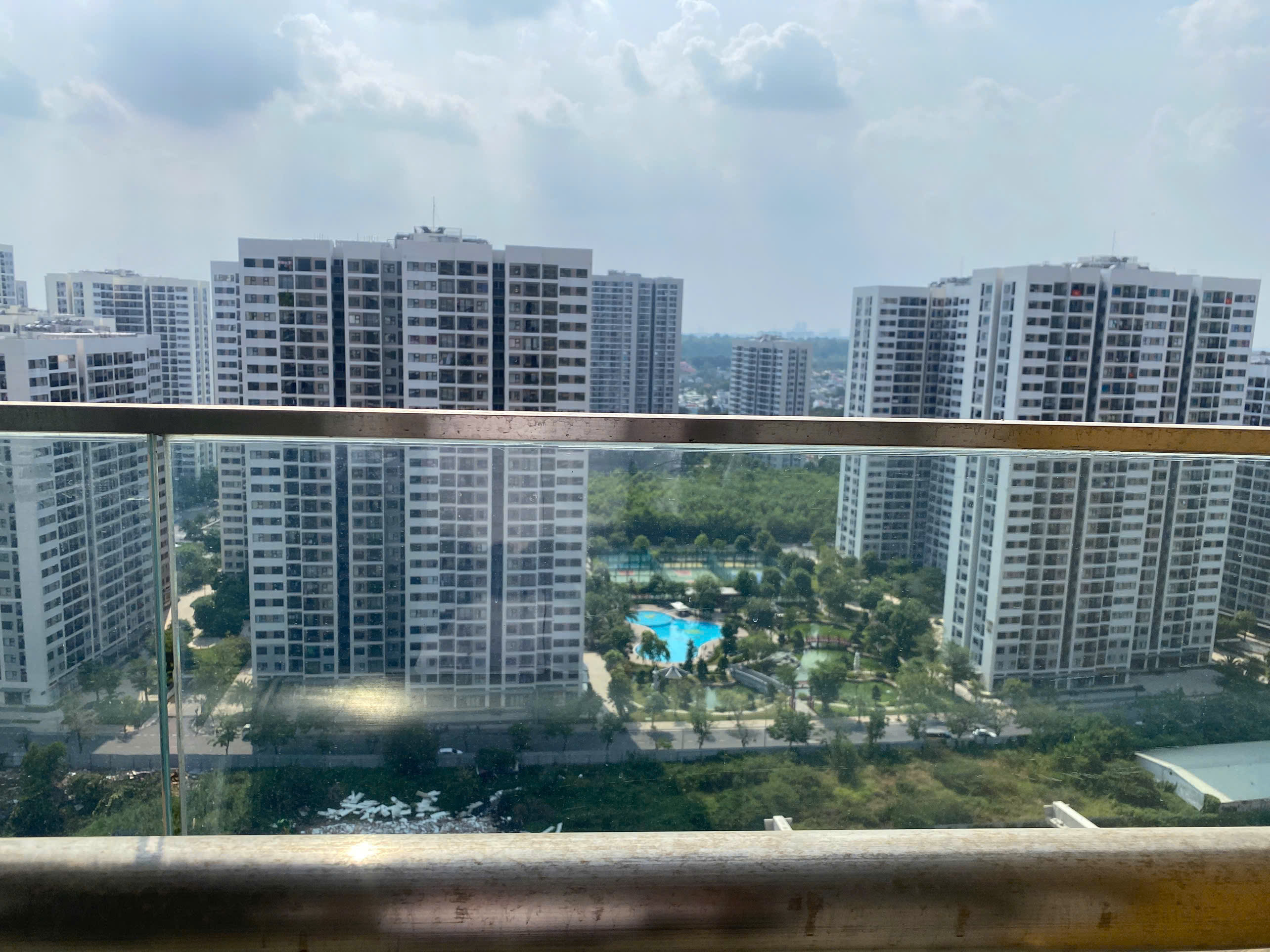 Chính chủ gửi bán gấp căn 2PN diện tích lớn GH, tầng vừa đẹp, view hồ bơi và vườn Nhật giá chỉ 3tỷ2 - Ảnh chính