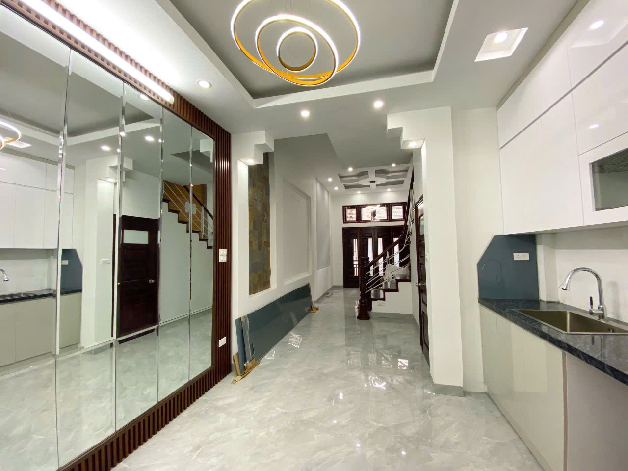Bán nhà mặt hồ Quan Nhân - Ngõ thông Ô tô kinh doanh nhiều ngành nghề - 50m x 5 tầng giá 14 tỷ - Ảnh 1