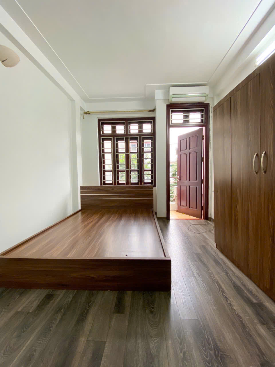 Bán nhà mặt hồ Quan Nhân - Ngõ thông Ô tô kinh doanh nhiều ngành nghề - 50m x 5 tầng giá 14 tỷ - Ảnh 2