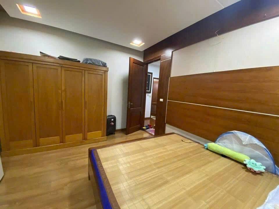 HÀNG SIÊU HIẾM - GARA 2 Ô TÔ - MẶT TIỀN ĐẸP - TRUNG TÂM THÁI HÀ - Ảnh 3