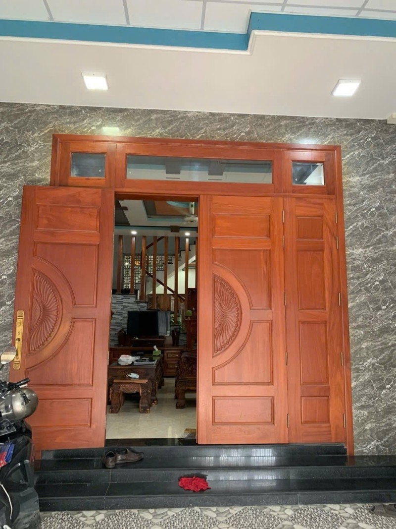 Bán nhà 1 Trệt 2 Lầu MẶT TIỀN kinh doanh,gần Nguyễn Trãi,giá hạt giẻ - Ảnh 1