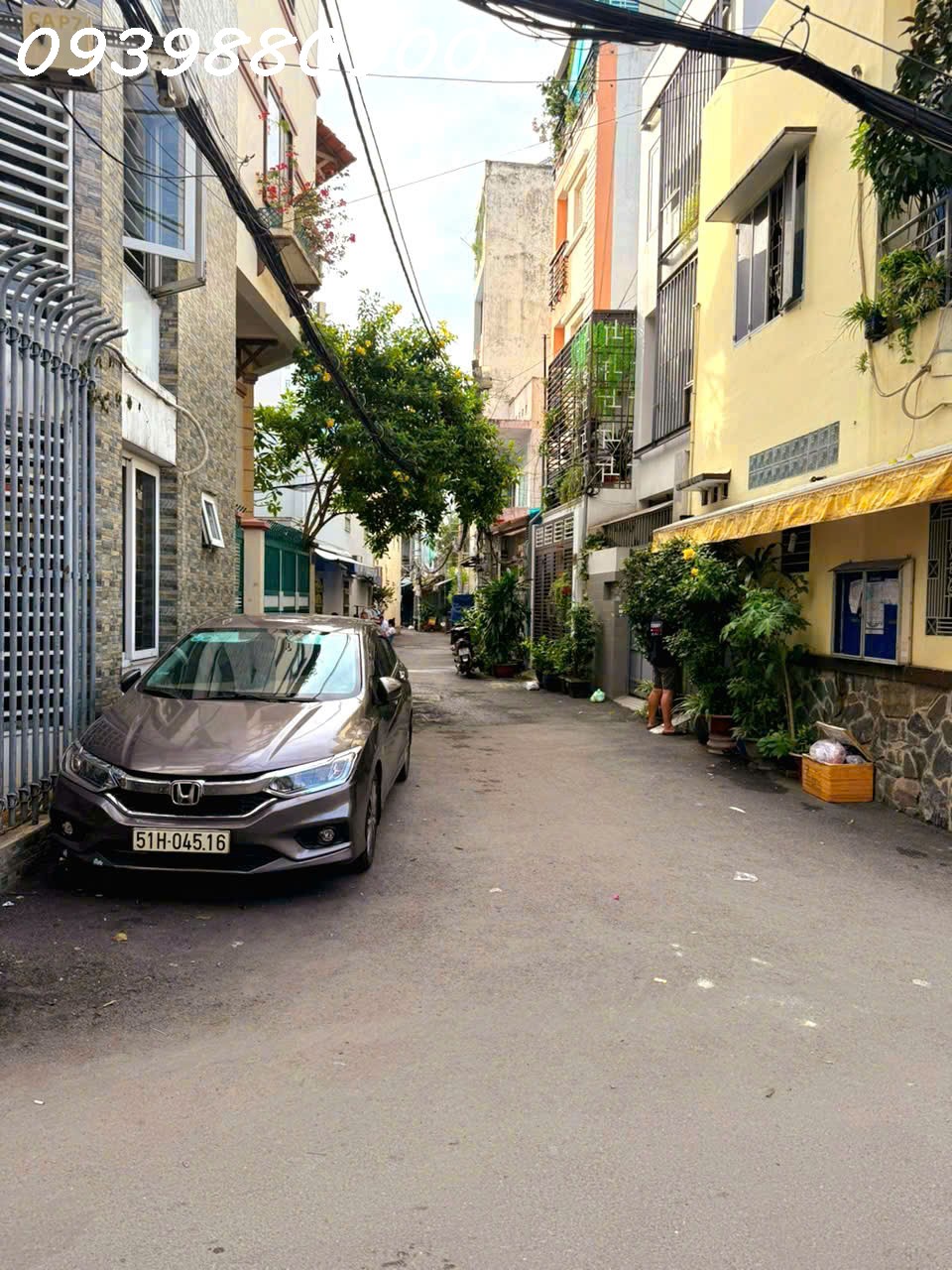Oto ngủ trước cửa, hẻm 1 trục thông Hoàng Hoa Thám -> Nơ Trang Long. - Ảnh 1