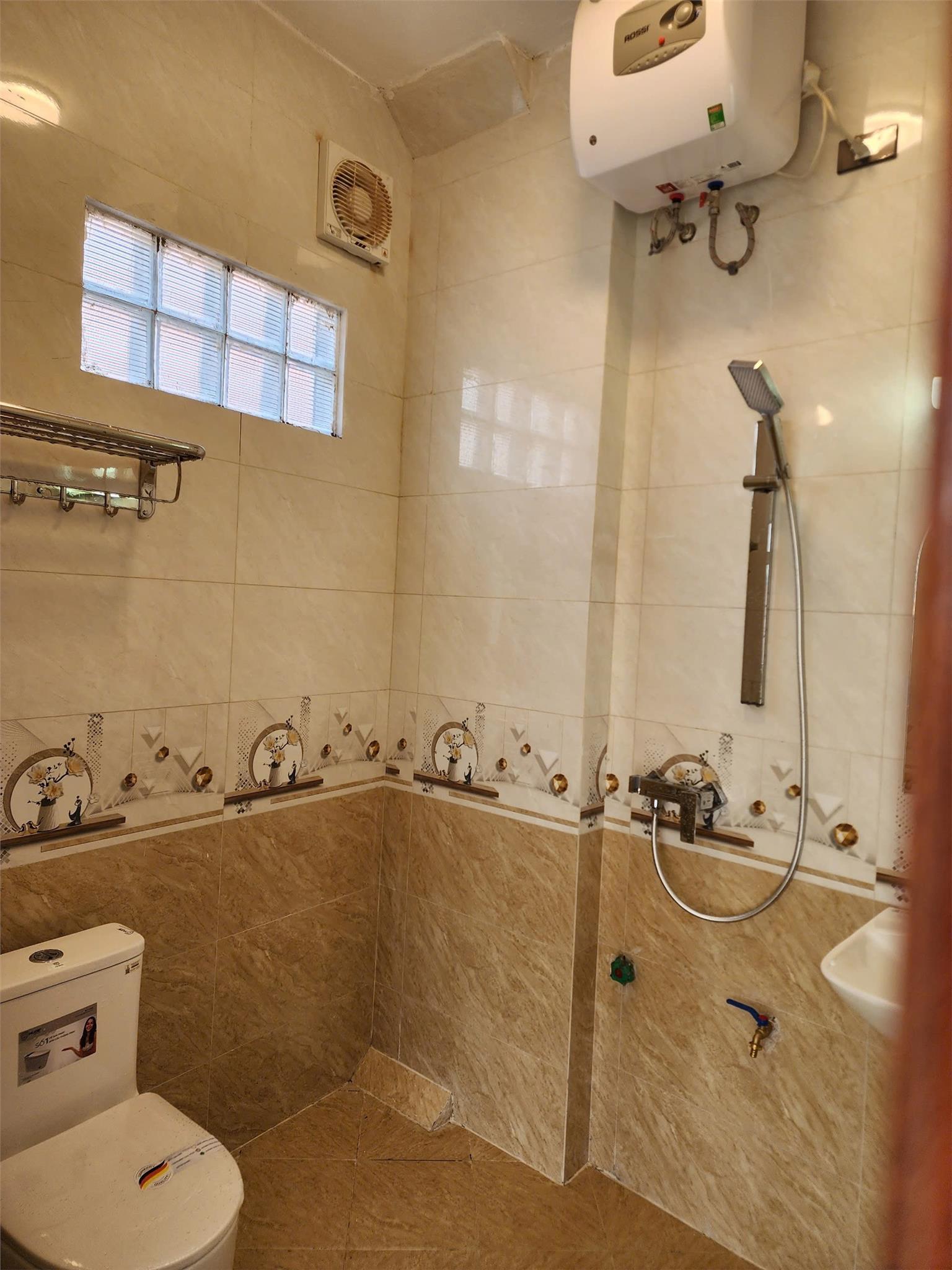 Nhà Đẹp - Giá Tốt – Chính chủ Cần bán nhanh căn nhà 2 mặt tiền vị trí đẹp tại quận Long Biên, TP Hà - Ảnh 3