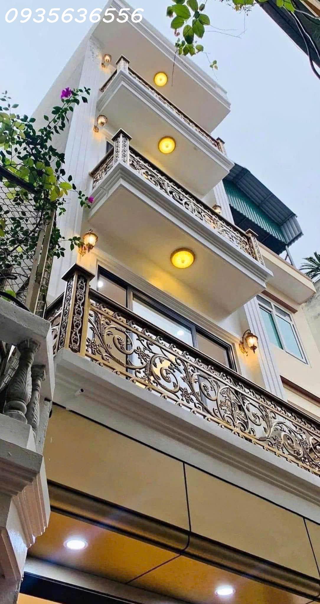 PHÂN LÔ VIP – Ô TÔ CHẠY VÒNG – 5 TẦNG THANG MÁY – TRUNG TÂM HAI BÀ – CHỈ 14 TỶ!<br>   • - Ảnh chính