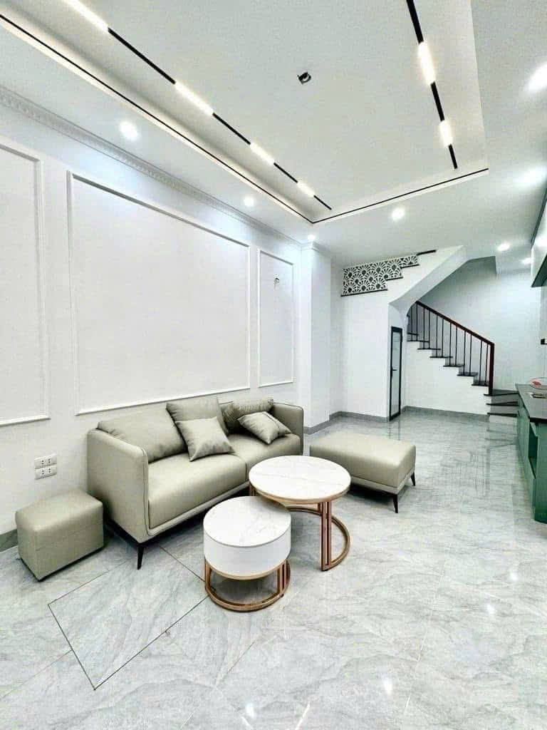Bán nhà Phố Thái Hà, Trước Nhà Sân Thoáng, 60 Mét Ra Phố, 38mx5T, Giá: 7.7 Tỷ, Lh: 0396935190. - Ảnh 1