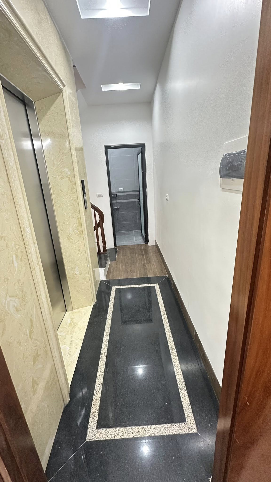 NHÀ MỚI, LẠC LONG QUÂN, TÂY HỒ-KD-Ô TÔ-THANG MÁY: 45/52M X8T, MT 6M, GIÁ 20,9 TỶ. - Ảnh 3