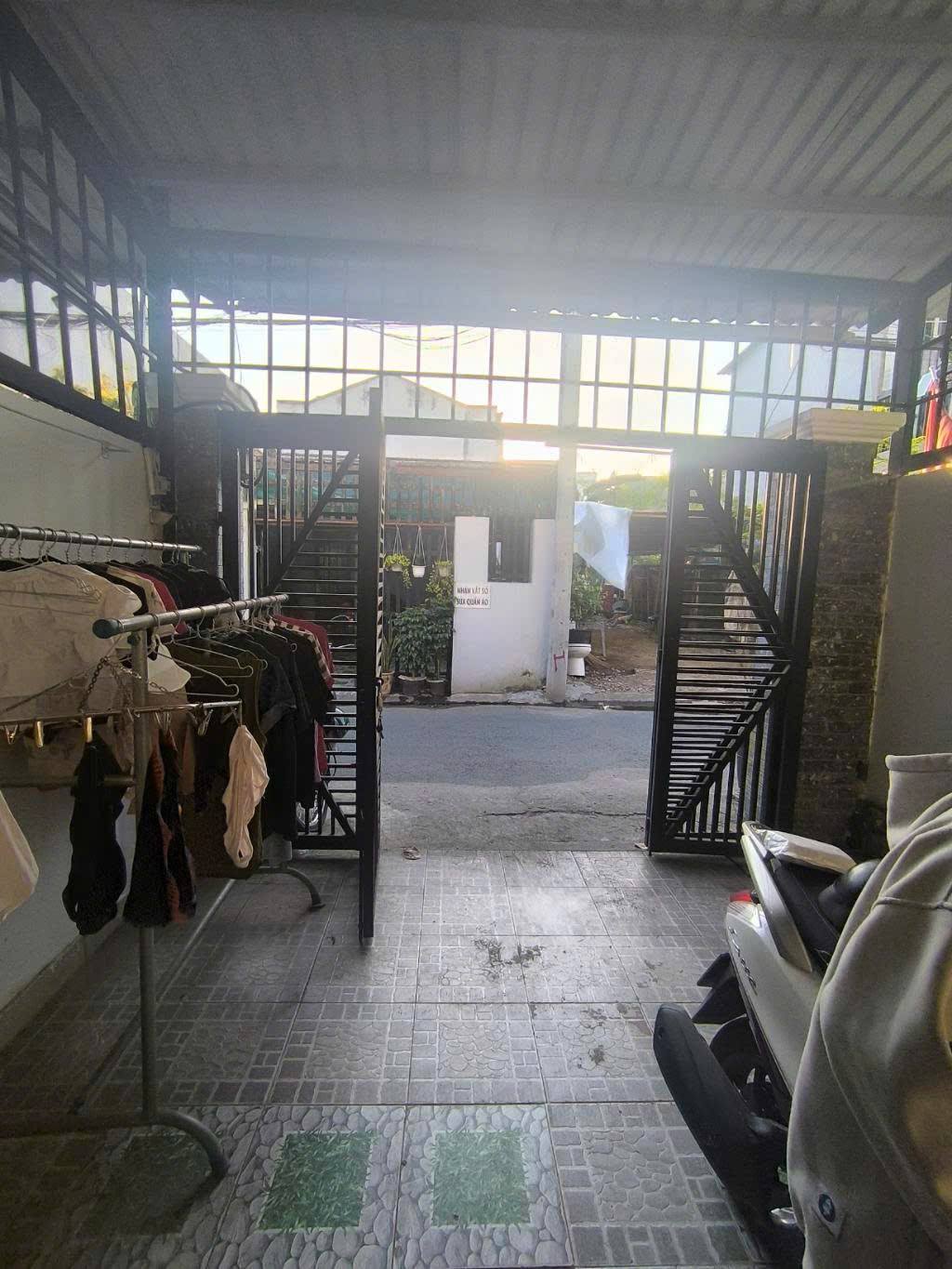 Bể nợ nên bán nhanh nhà 57m2 Tân Xuân 2, Hóc Môn giá 650 Triệu có SHR - Ảnh 2