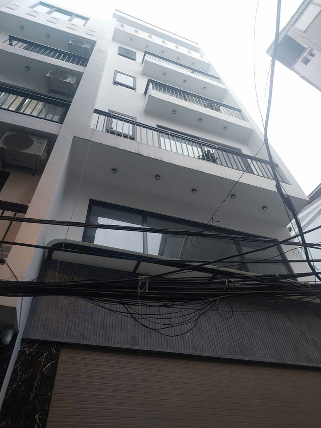 NHÀ MỚI NỘI THẤT ĐẦY ĐỦ NGÕ THÔNG BA GÁC Bồ Đề -Long Biên 40 m2, 6 tầng,MT 5m, 11.2 tỷ. - Ảnh 1