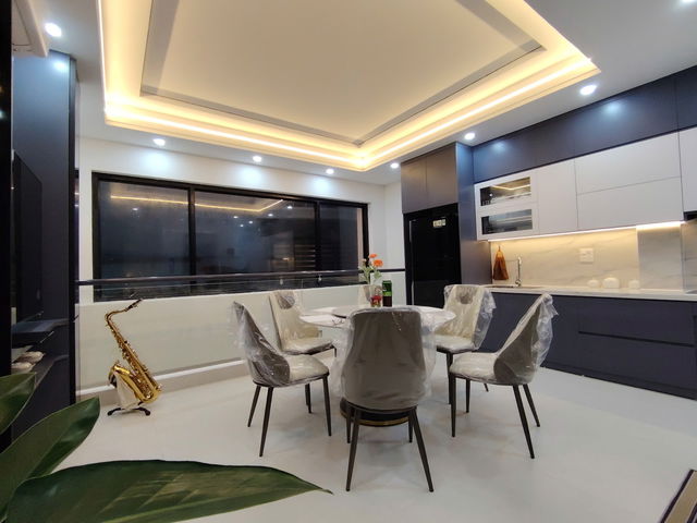 NHÀ MỚI NỘI THẤT ĐẦY ĐỦ NGÕ THÔNG BA GÁC Bồ Đề -Long Biên 40 m2, 6 tầng,MT 5m, 11.2 tỷ. - Ảnh 4