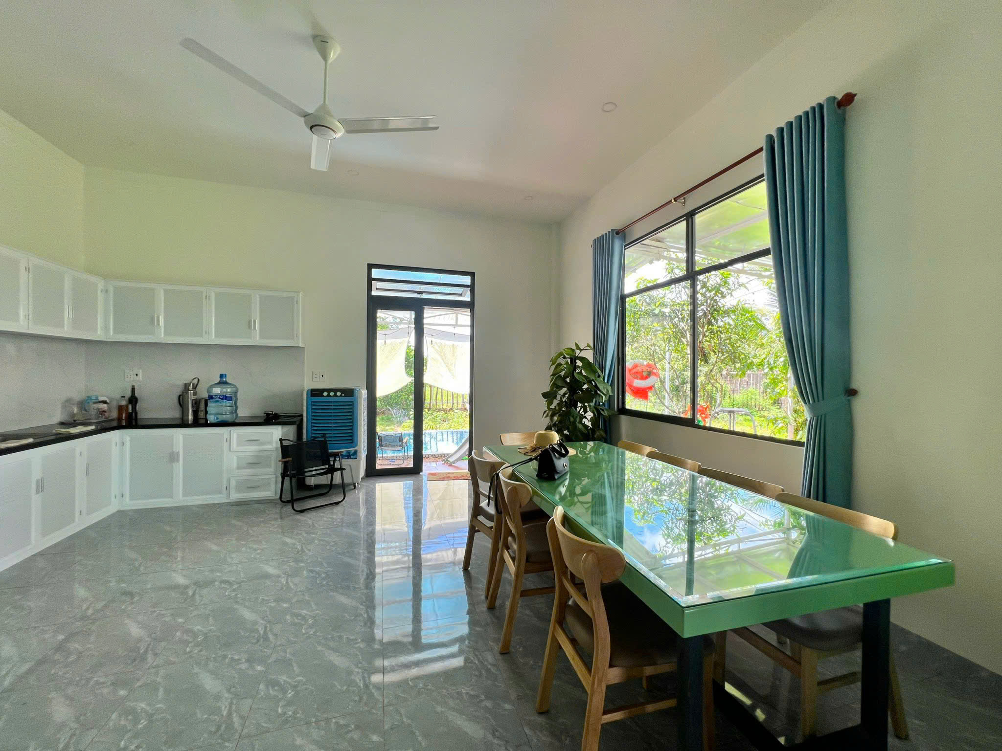 Nhà vườn đẹp 3 phòng ngủ có hồ bơi 30x34m - chỉ 2,45 tỷ - Ảnh 1