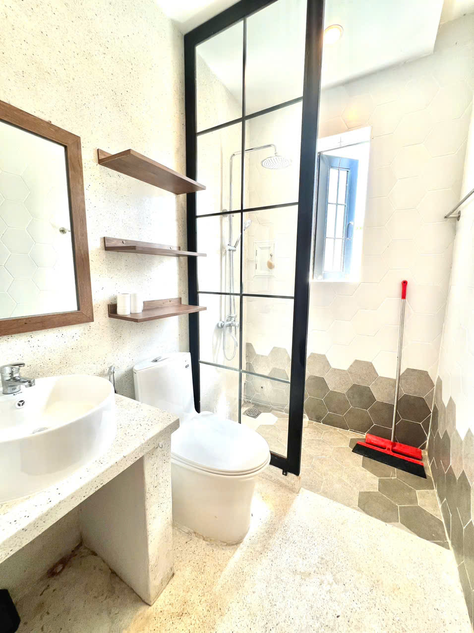 Gấp gấp chủ cần tiền định cư  nên giá siêu rẻ villa phường 3, Tp Tây Ninh 2.6 tỷ còn 2.2 tỷ quá rẻ - Ảnh 2