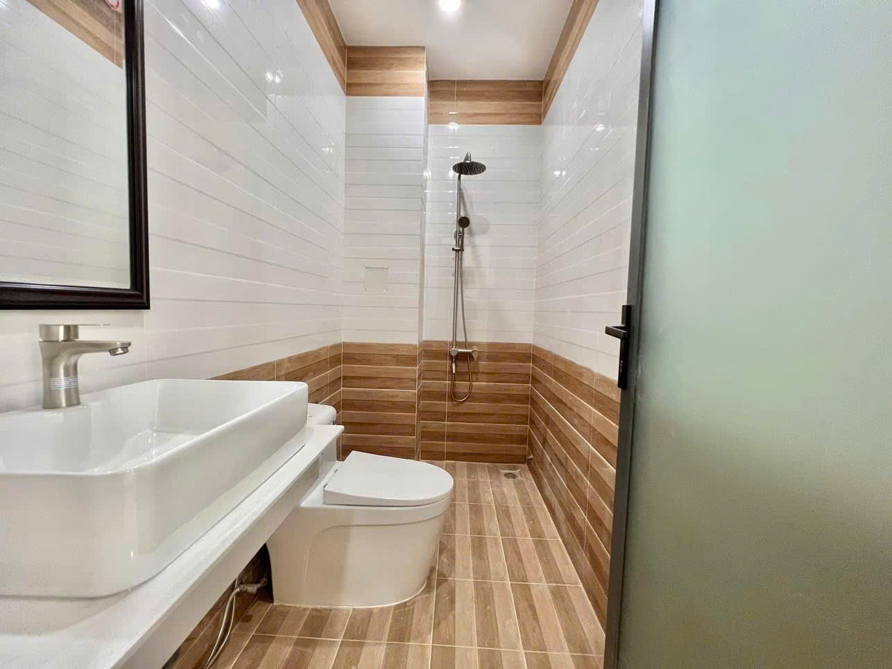Nhà đẹp 5 tầng (4x16) mặt tiền nhánh Hà Huy Giáp, Thạnh Lộc, Q12 Giá hợp lý - Ảnh 3