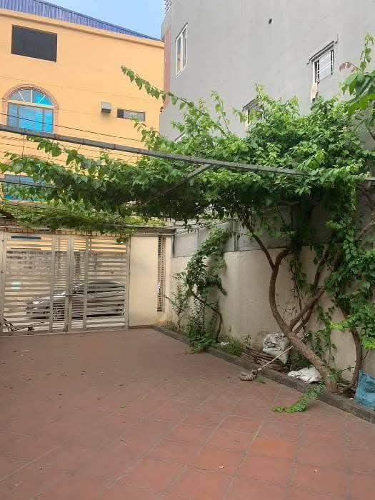 Giá rẻ nhất Long Biên, bán căn biệt thự cũ 240m2 phố Vip Hoàng Như Tiếp, cạnh BV Tâm Anh, 23.x tỷ. - Ảnh chính