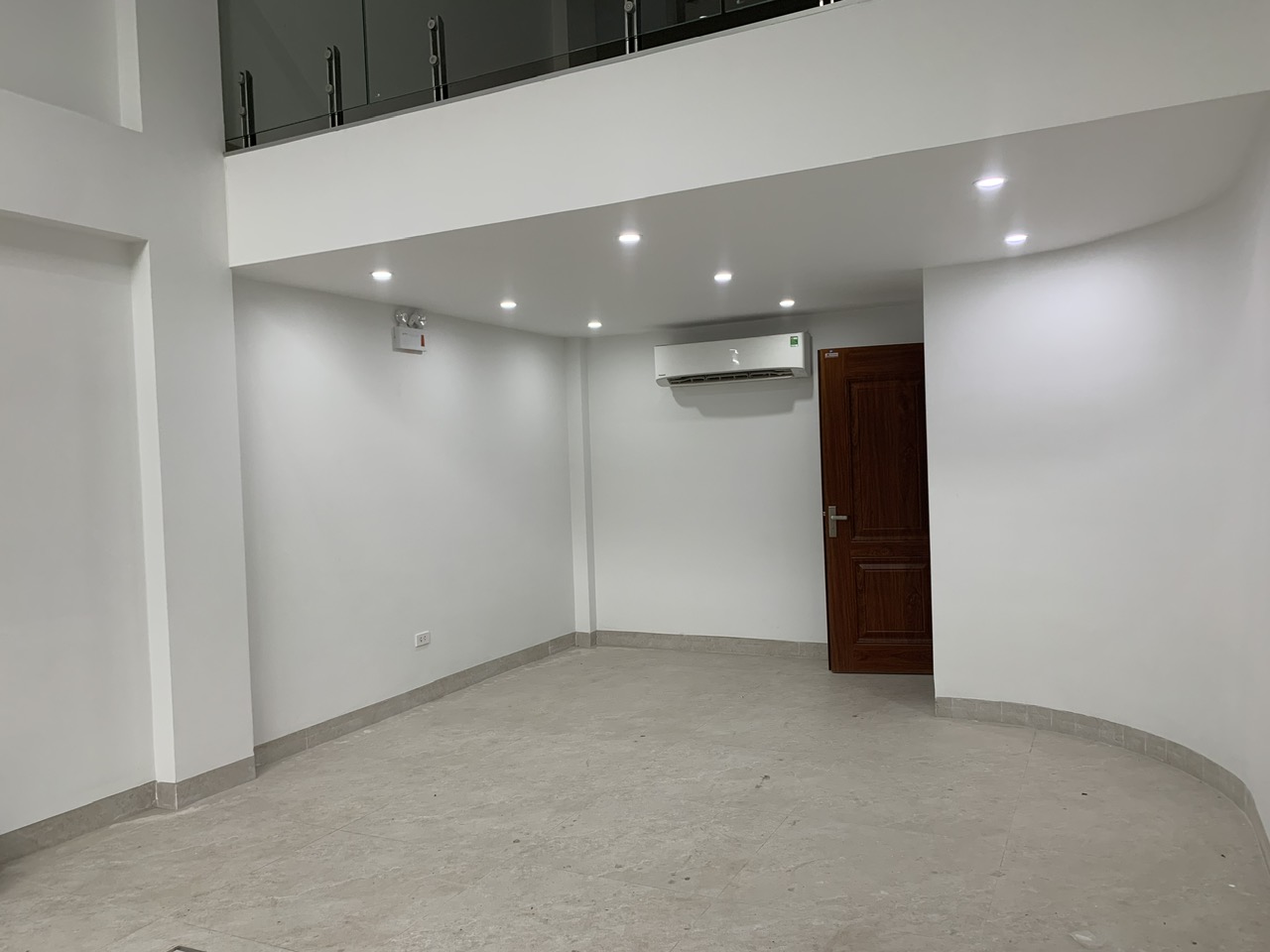 GIÁ TỐT - CHÍNH CHỦ CHO THUÊ MẶT BẰNG TẦNG 1+LỬNG LÀM VĂN PHÒNG HOẶC CỬA HÀNG TẠI VƯƠNG THỪA VŨ, - Ảnh 3