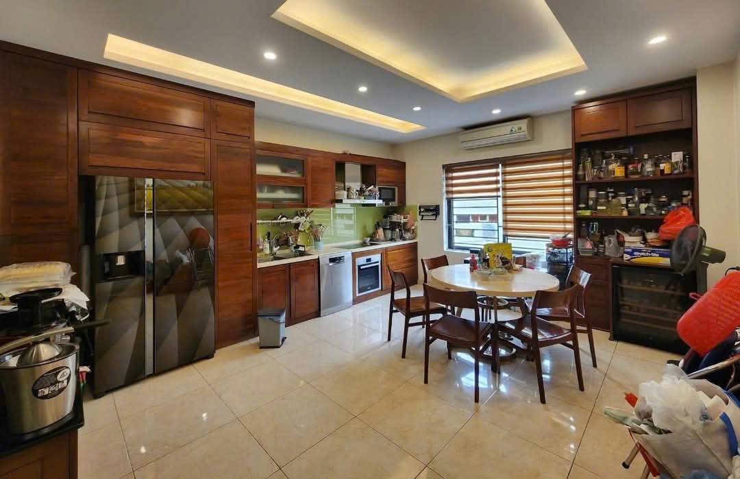 PHÂN LÔ HOÀNG QUỐC VIỆT, VỈA HÈ, ÔTÔ TRÁNH,  NHÀ 2 MẶT TIỀN KINH DOANH, 70M2 GIÁ 24 TỶ - Ảnh 1
