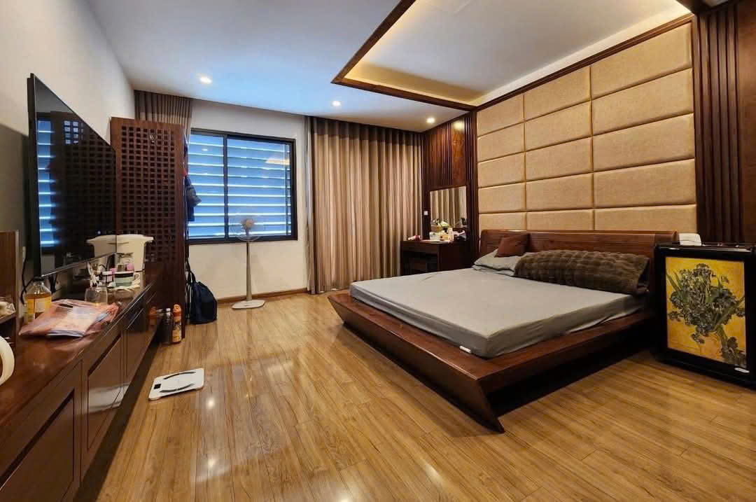 PHÂN LÔ HOÀNG QUỐC VIỆT, VỈA HÈ, ÔTÔ TRÁNH,  NHÀ 2 MẶT TIỀN KINH DOANH, 70M2 GIÁ 24 TỶ - Ảnh 2