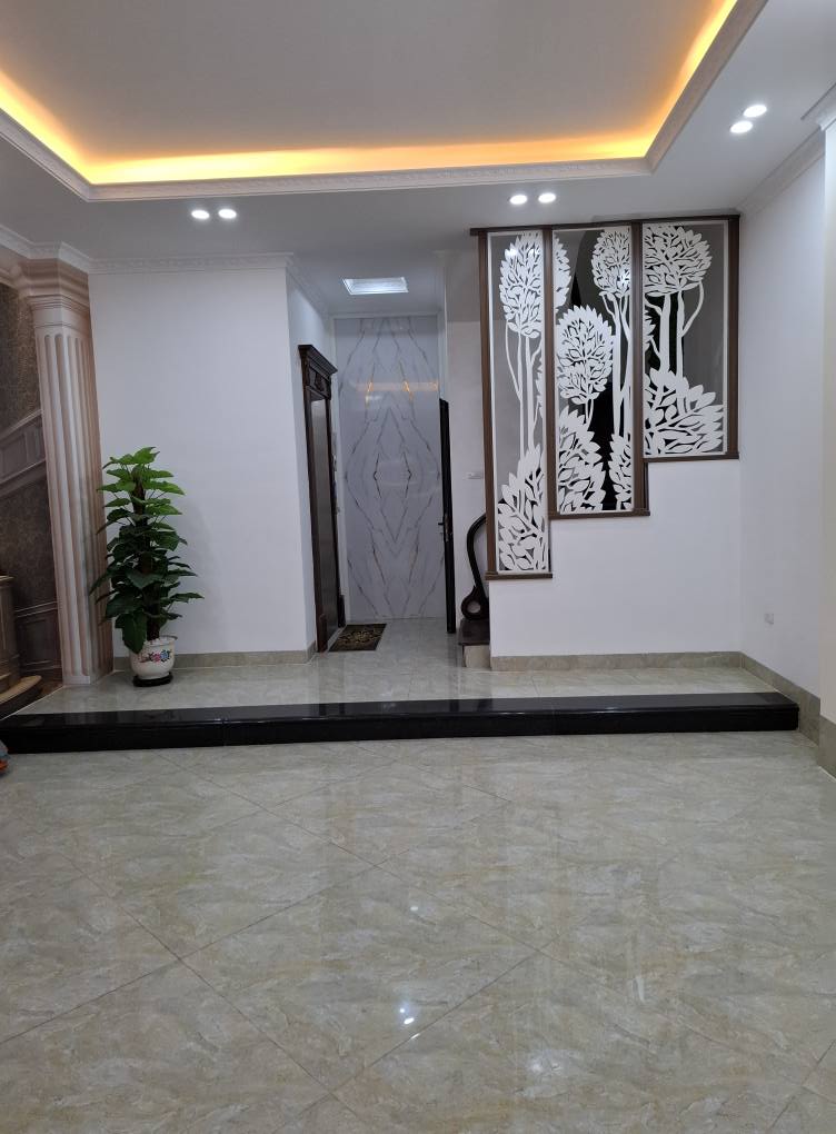 HOA HẬU 7 TẦNG THANG MÁY. THÔNG SÀN_ PHÂN LÔ QUÂN ĐÔI_TOÀN QUAN CHỨC Ở_ DÂN TRÍ CAO_ AN SINH ĐỈNH_ - Ảnh 2