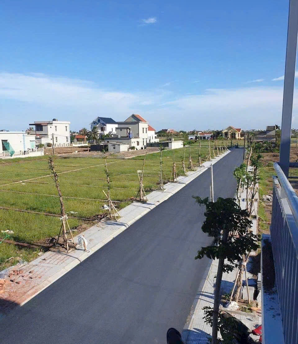 Bán đất biển quất lâm 100m2 full cư gần quảng trường biển 1.3 tỷ - Ảnh chính