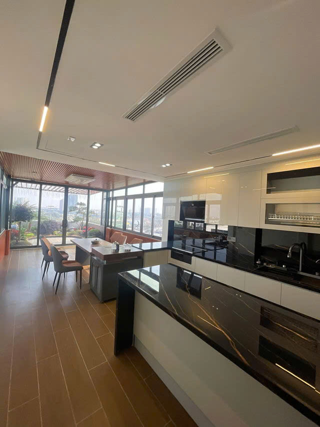 NHÀ ĐẸP Ô TÔ ĐỖ CỬA 8 TẦNG THANG MÁY FULL NỘI THẤT  Ngọc Lâm-Long Biên 40 m2, 12 tỷ. - Ảnh 1