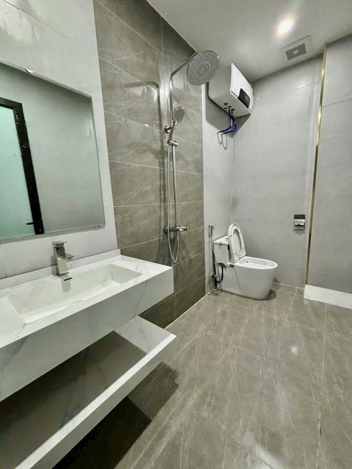 Bán nhà 3 tầng xây độc lập ngay gần chợ Lãm Hà, Cầu Niệm sân cổng riêng oto đỗ cửa nhà - Ảnh 3