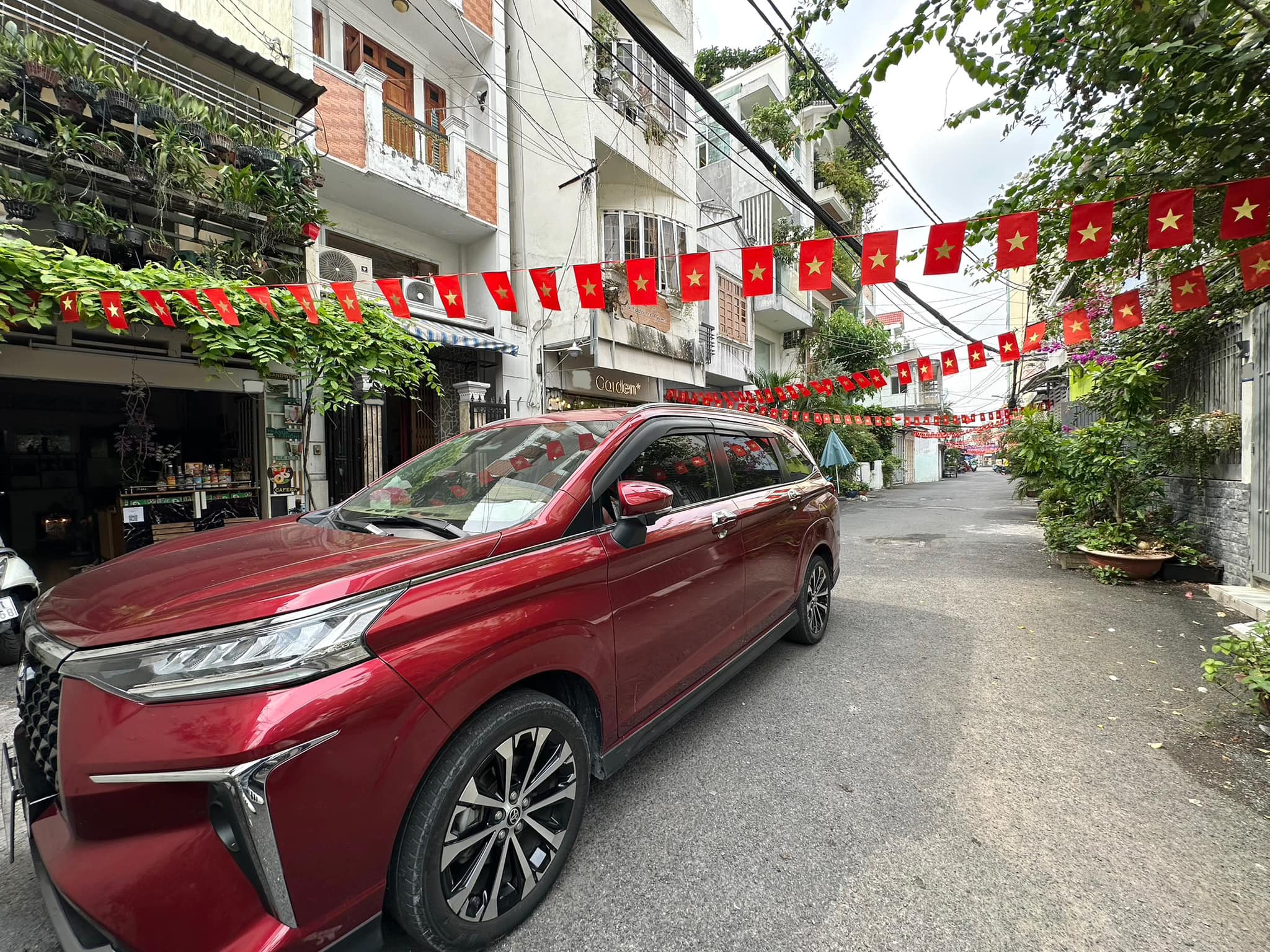 SIÊU PHẨM NHÀ LÔ GÓC HÒE THỊ - Ô TÔ ĐỖ NGÀY ĐÊM - 5 TẦNG Ở NGAY - GIÁ CHỈ 6.35 TỶ – DIỆN TÍCH 60M2 - Ảnh chính
