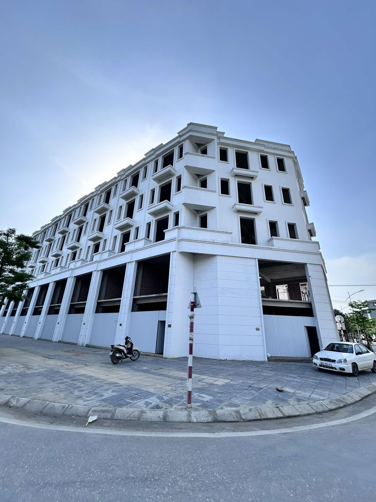 Siêu phẩm duy nhất thị trường Trâu Quỳ,Gia Lâm, lô góc 3 mặt tiền 103m2 6 tầng đường 40m - Ảnh 2