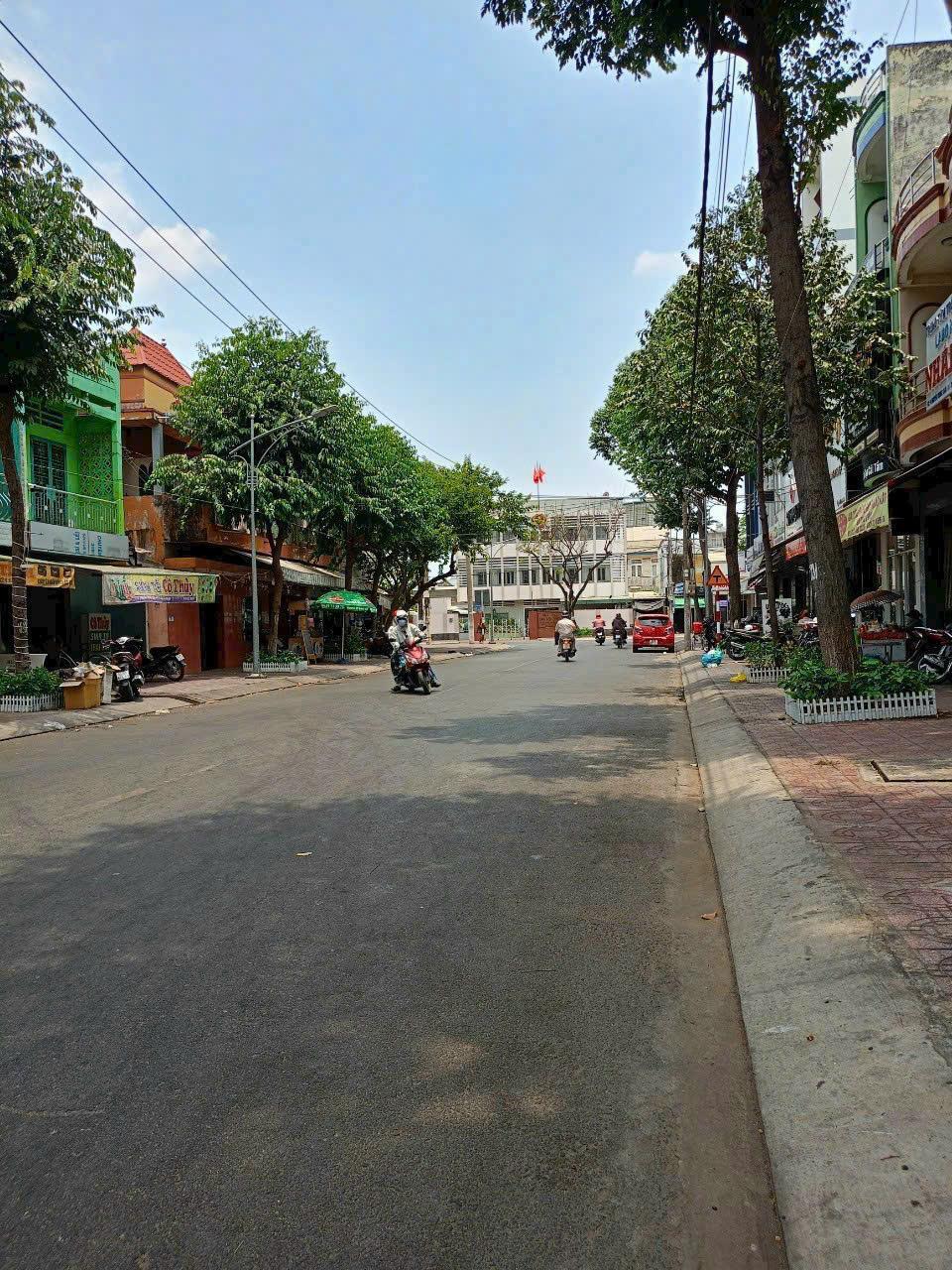 NHÀ CHÍNH CHỦ - GIÁ TỐT -  Cần Bán Nhà Mặt Tiền Đường Nguyễn Trung Trực, Phường 1, Tân An, Long An - Ảnh 3