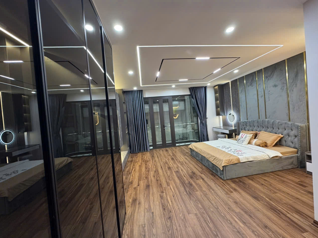 NHÀ MỚI THANG MÁY -GARA - TRUNG TÂM NGUYỄN SƠN - LONG BIÊN - NHÀ QUÁ ĐẸP FULL NỘI THẤT - 19,5 TỶ - Ảnh 2