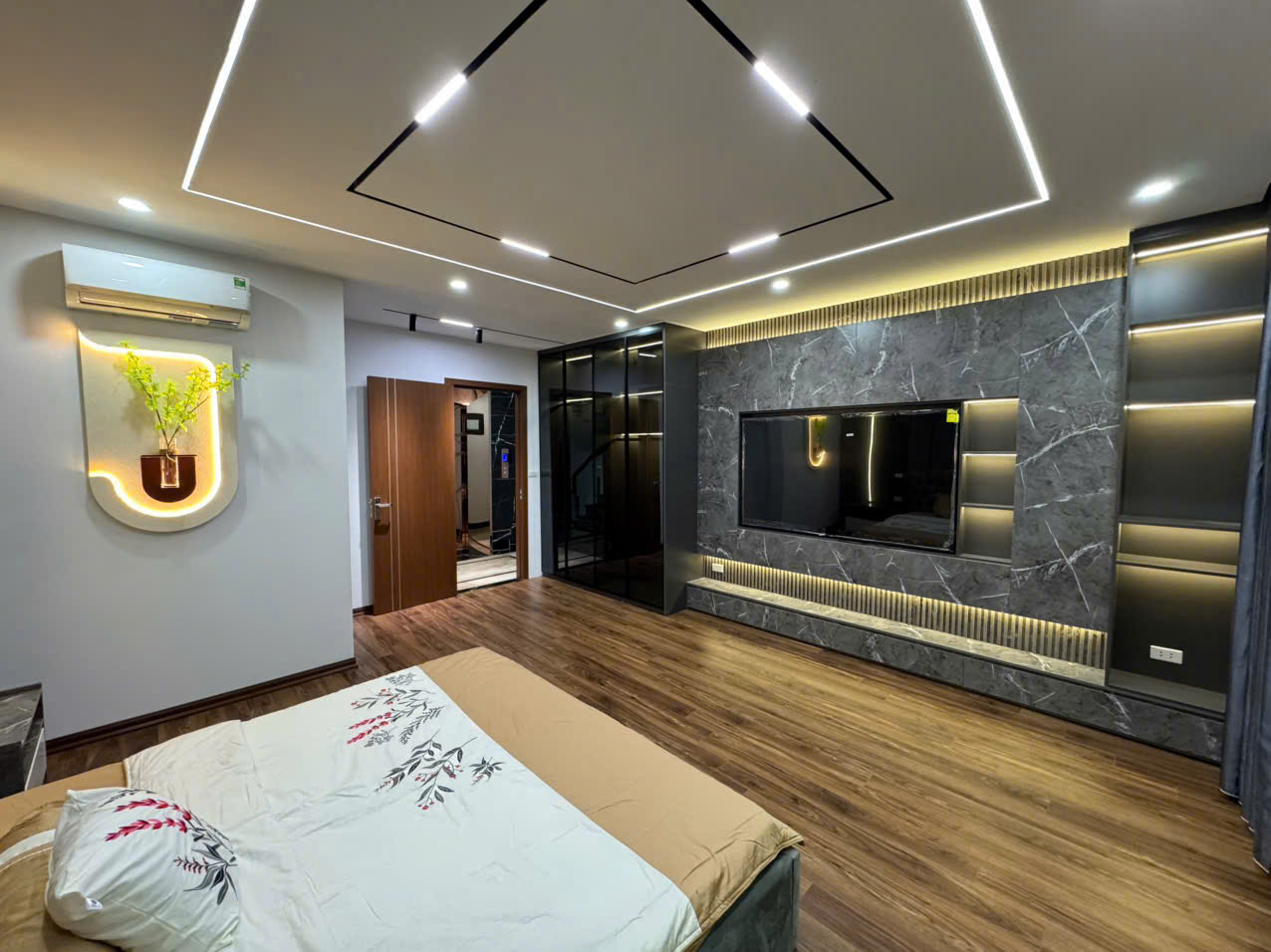NHÀ MỚI THANG MÁY -GARA - TRUNG TÂM NGUYỄN SƠN - LONG BIÊN - NHÀ QUÁ ĐẸP FULL NỘI THẤT - 19,5 TỶ - Ảnh 3