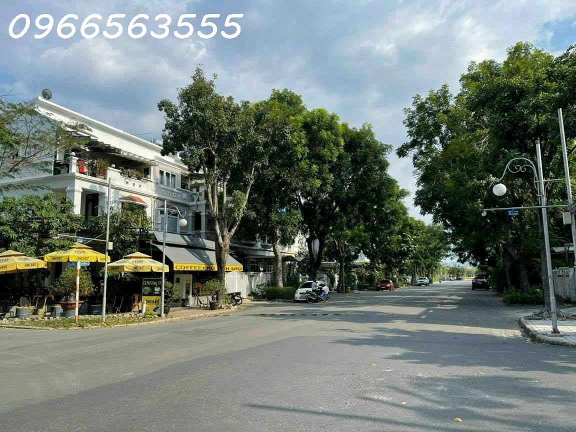 Bán -cho thuê biệt thự căn góc Mỹ giang- cảnh đồi - Phú Mỹ Hưng - Ảnh 1