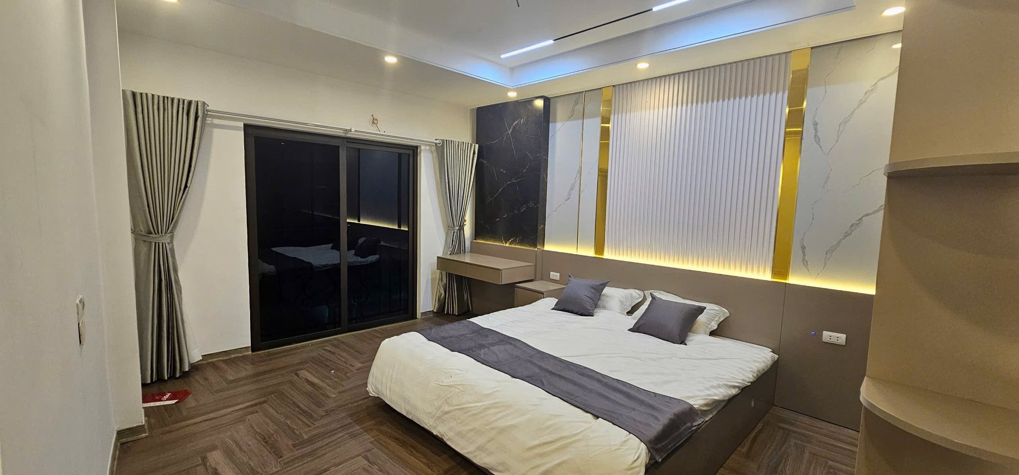 Bán Gấp Nhà Phố Xuân La, Quận Tây Hồ , 40M2 , 6 Tầng ,Gía Chỉ 8,8 Tỷ - Ảnh chính