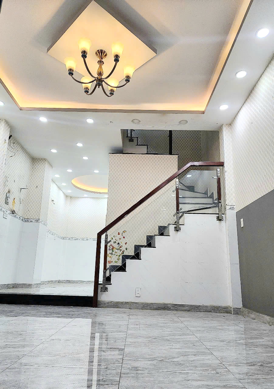 Nhà 2 lầu/ST hẻm 312 Âu Dương Lân P3Q8 - Ảnh 1