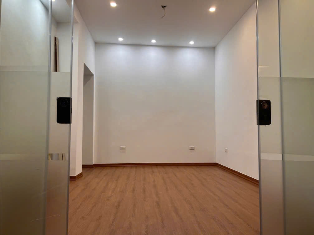 CHÍNH CHỦ CHO THUÊ MẶT BẰNG KINH DOANH TẠI ĐƯỜNG NGUYỄN HỒNG - LÁNG HẠ - ĐỐNG ĐA - HÀ NỘI - Ảnh chính