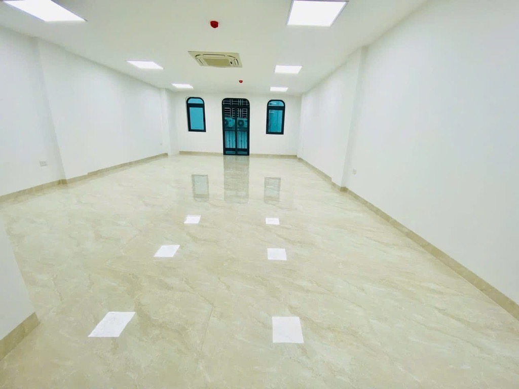 (Tin thật 100%) Bán tòa VP kết hợp CHDV tại Kim Mã - Phân lô 2 ô tô tránh - Dòng tiền 1,5 tỷ/năm - Ảnh chính