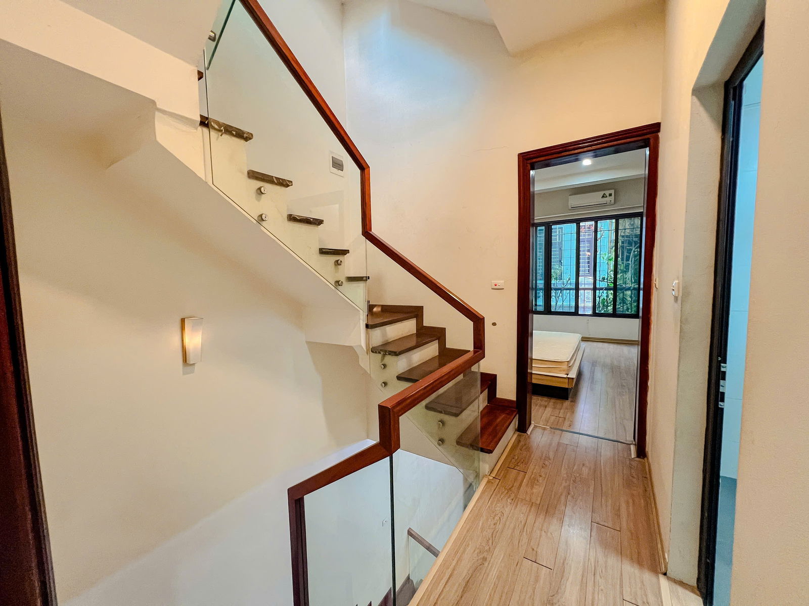 Bán Nhà Hoàng Văn Thái. Thanh Xuân. Ô Tô. DT 52m2. MT 4,7m. 4 Tầng. Giá 19,2 Tỷ. - Ảnh 1