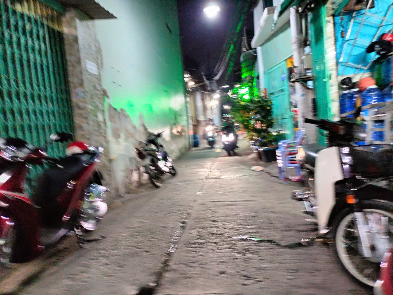 Lê Văn Quới gần 4 xã giápTân Phú hẻm 5m thông xe hơi vào nhà 54m2 -2 Tầng 4tỷ 2 - Ảnh chính