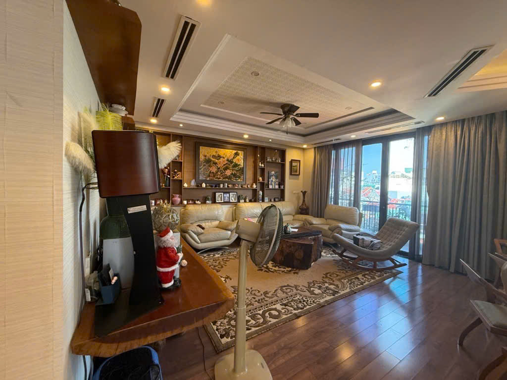 (Tin thật 100%) Bán Apartment lô góc 131m2 tại Hoàng Cầu - Ô tô vào nhà - Dòng tiền 2,4 tỷ/năm - Ảnh 2