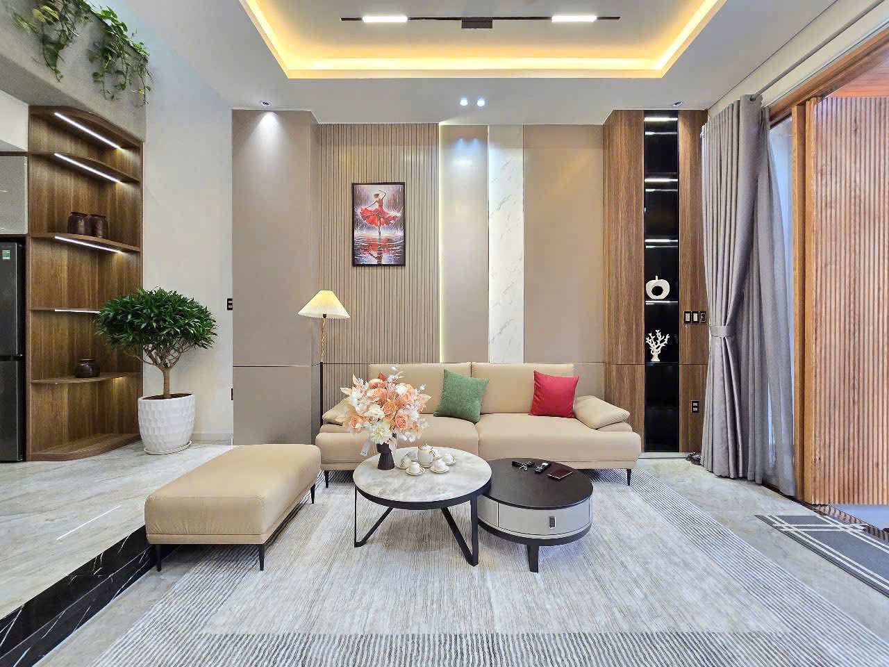 NHÀ 3 TẦNG ĐẸP TUYỆT – MẶT TIỀN DƯƠNG ĐỨC HIỀN, LIÊN CHIỂU – FULL NỘI THẤT – CHỈ 6,3 TỶ - Ảnh 1