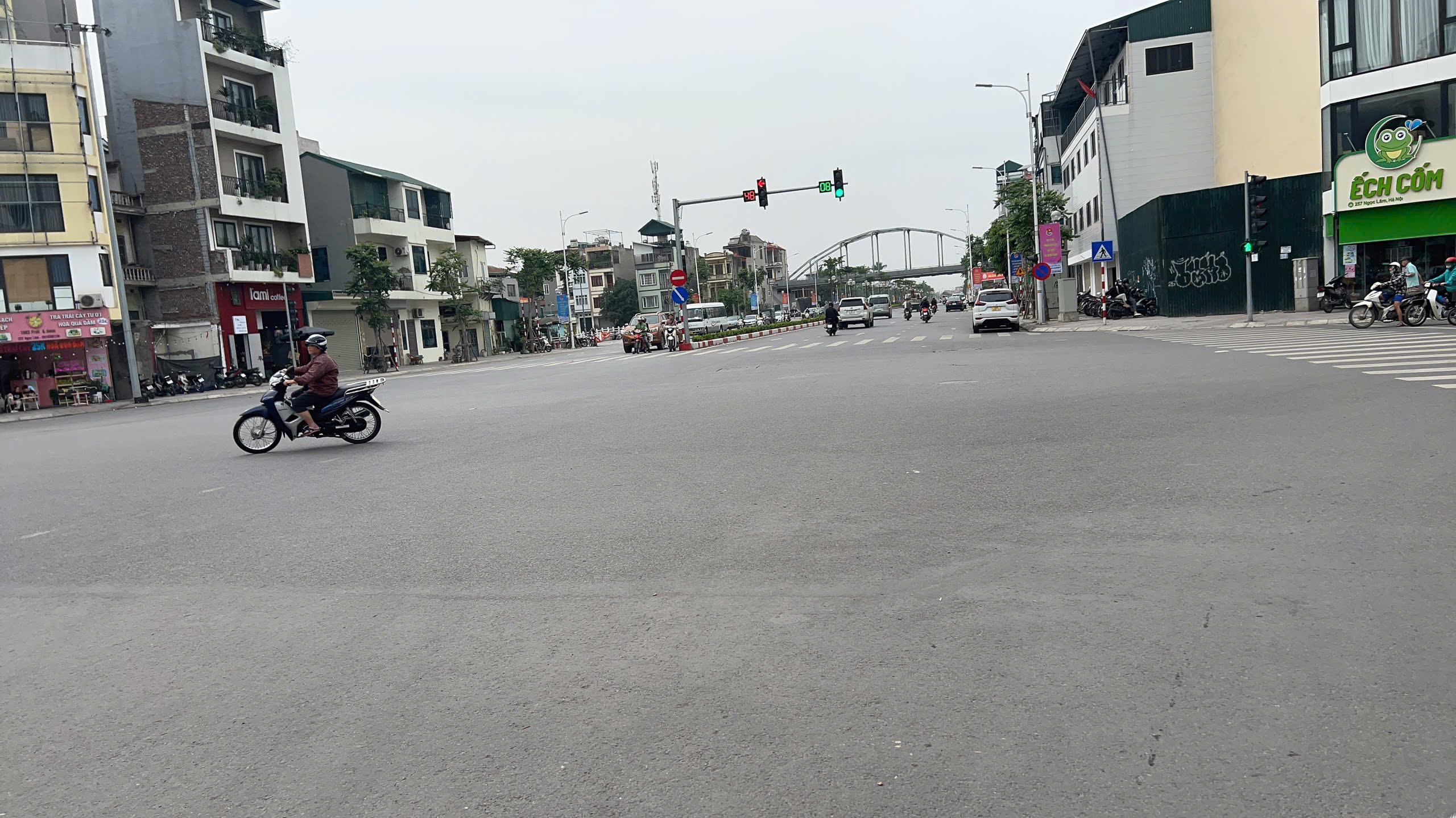ĐẸP XỊN SÒ, NHÀ MẶT HỒ TAI TRÂU 75M, 5T, MT5.5M, VIEW SIÊU THOÁNG, GARA, THANG MÁY. - Ảnh 1
