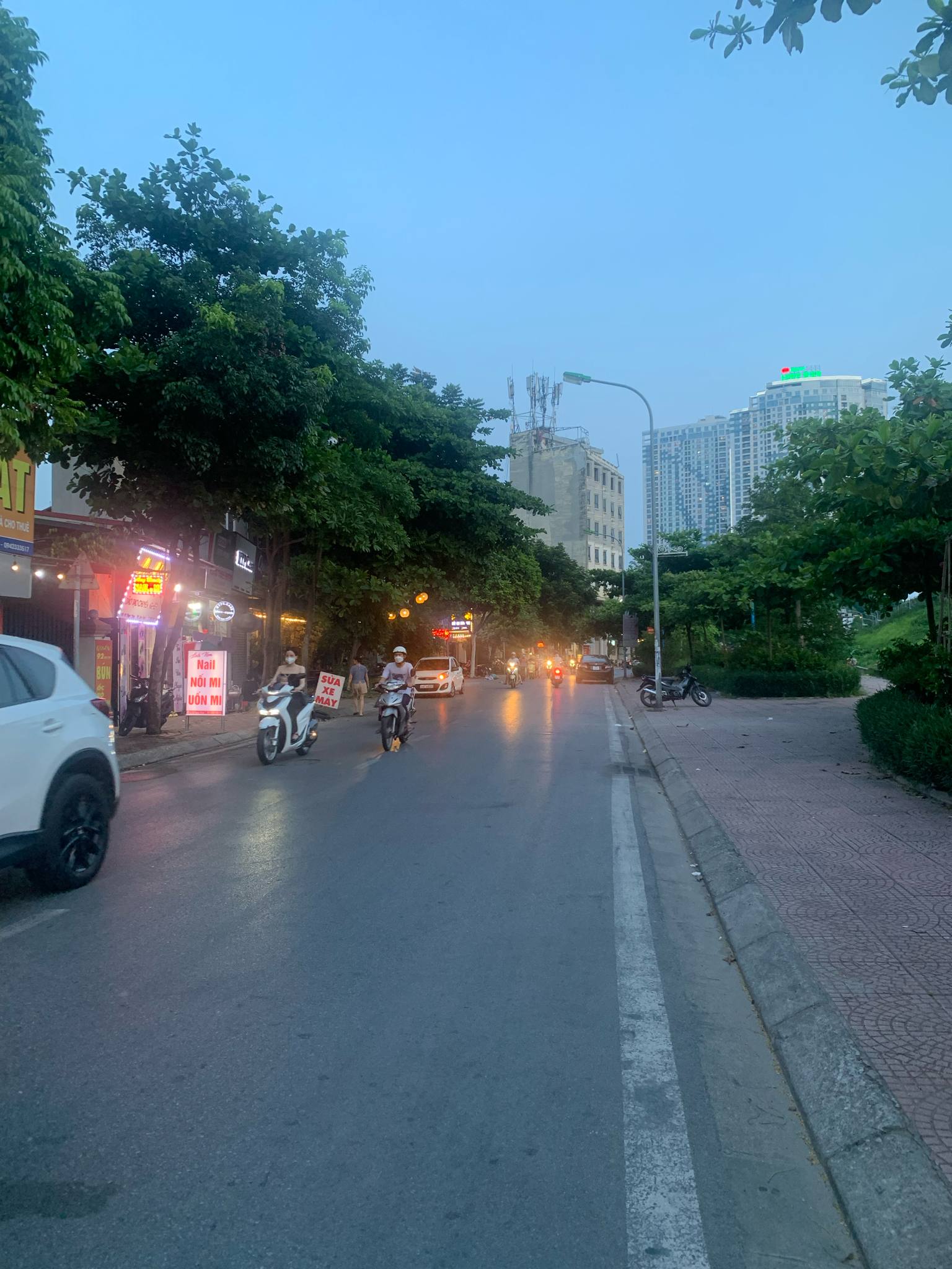 bán nhà Ngọc Thuỵ, 103m, mặt tiền 5.2m, ngõ ôtô thông, ôtô vào nhà, full thổ cư - Ảnh chính
