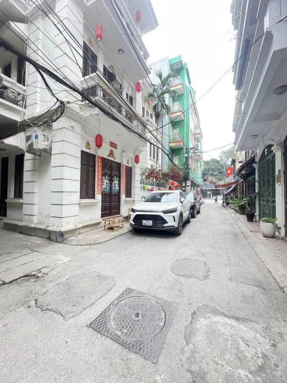 HÓT HOÀNG VĂN THÁI, Ô TÔ KINH DOANH GIÁ 12.6 TỶ. - Ảnh chính