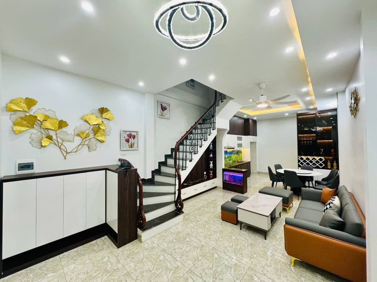 BÁN NHÀ PHƯƠNG MAI – NGÕ RỘNG – Ô TÔ SÁT NHÀ – 50M2 – 4.5M MT – 11 TỶ - Ảnh 1