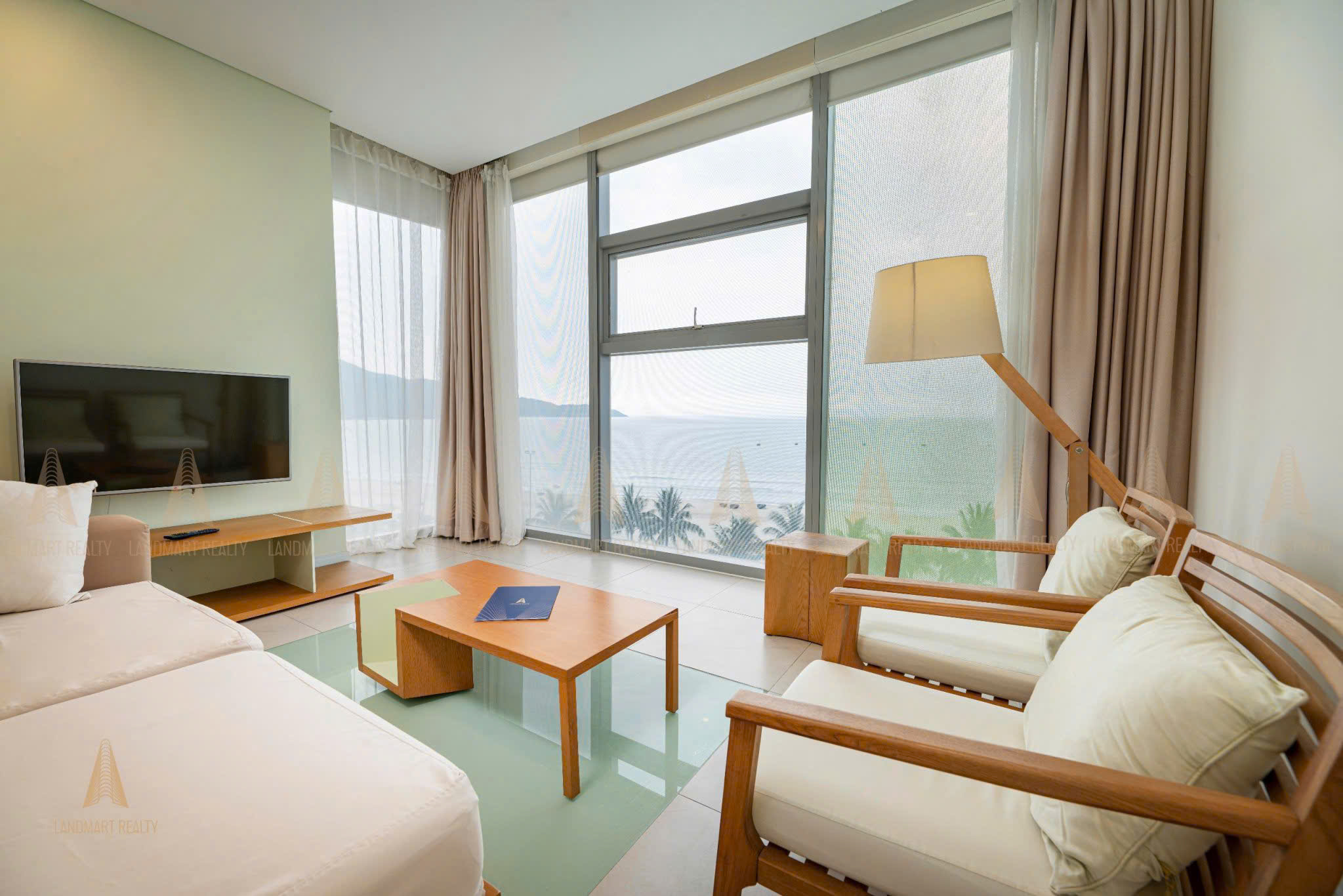 Chính chủ cần bán căn hộ view trực diện biển Mỹ Khê gồm 1 phòng ngủ lớn, 1 phòng ngủ nhỏ - Ảnh chính