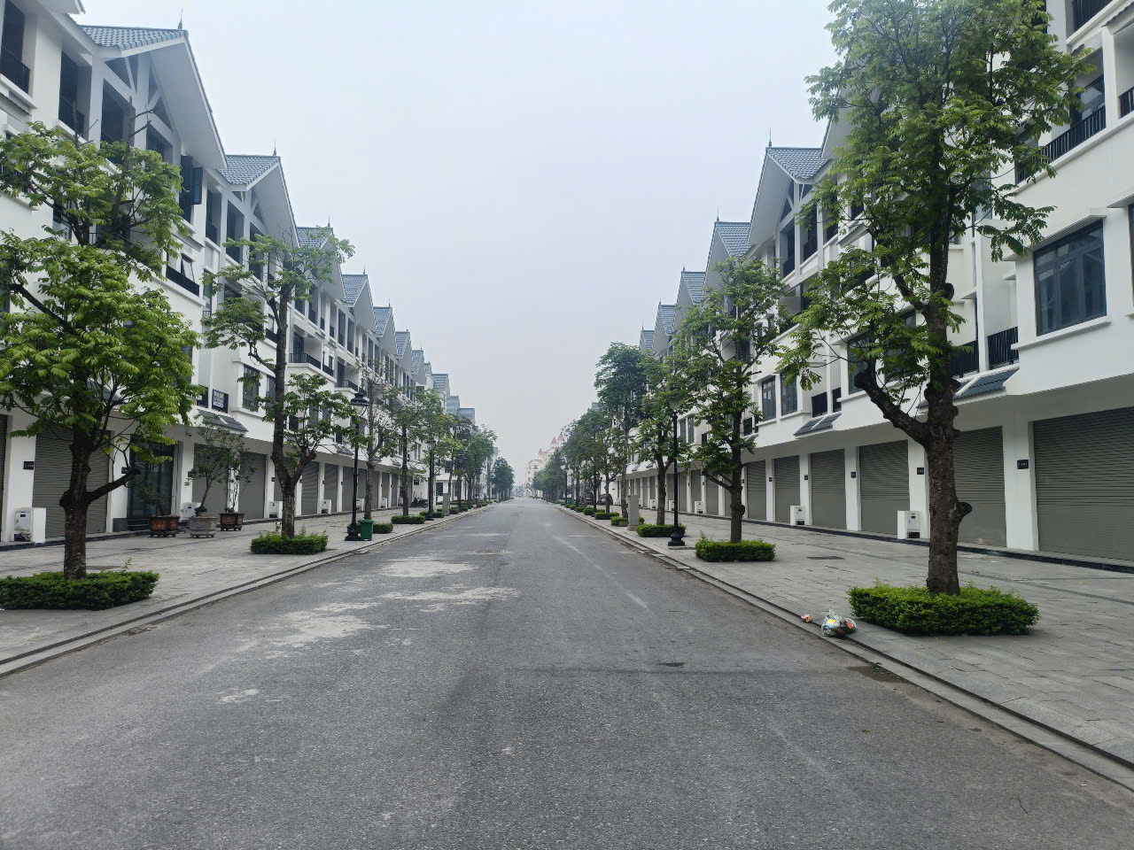 Bán gấp LK Hinode Royal Park 100m2-4T, vỉa hè rộng, vị trí đẹp, giá 16 tỷ - Ảnh 1