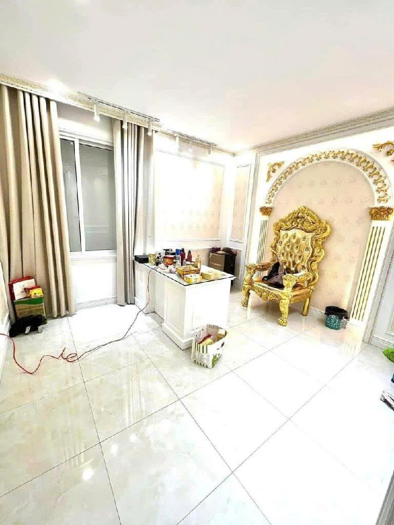 CHỦ GIẢM TIẾP 500TR.PHÂN LÔ - Ô TÔ - Ở SƯỚNG - VỈA HÈ - NHÀ ĐẸP KINH DOANH -Ô TÔ VÀO NHÀ. SÁT MẶT - Ảnh 4
