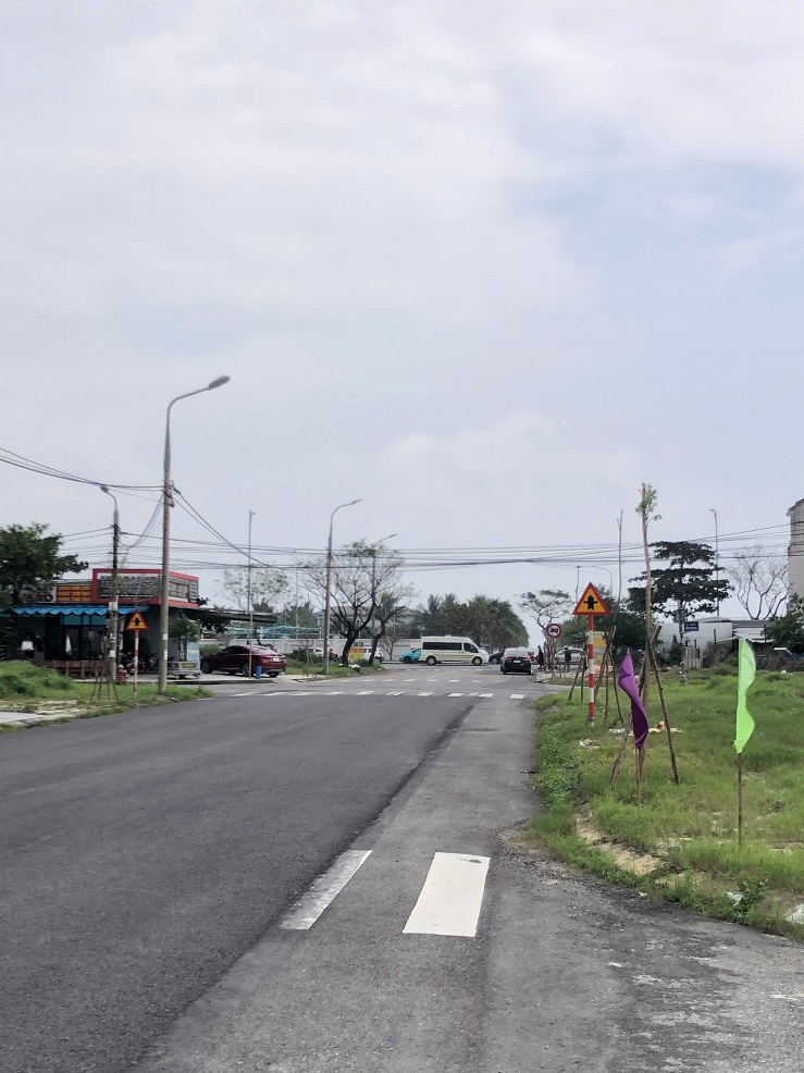 Chính chủ cần bán nhanh lô đất biển Tân Trà, ngay cạnh bãi tắm biển, trung tâm thương mại, giá tốt - Ảnh 1