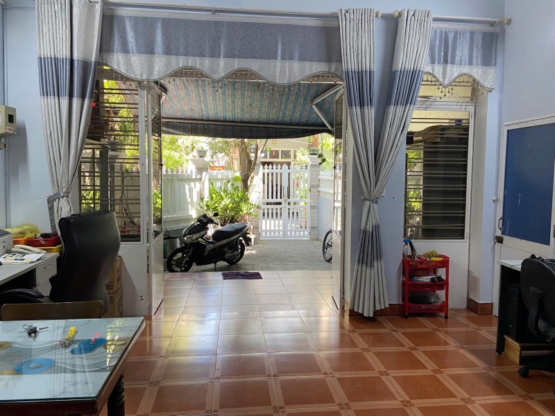 ► Nhà Kiệt thẳng 30m ra MT Đồng Đa, 110m2, mê lửng cứng cáp, 3PN, sân rộng mát 4.5 tỷ - Ảnh 3