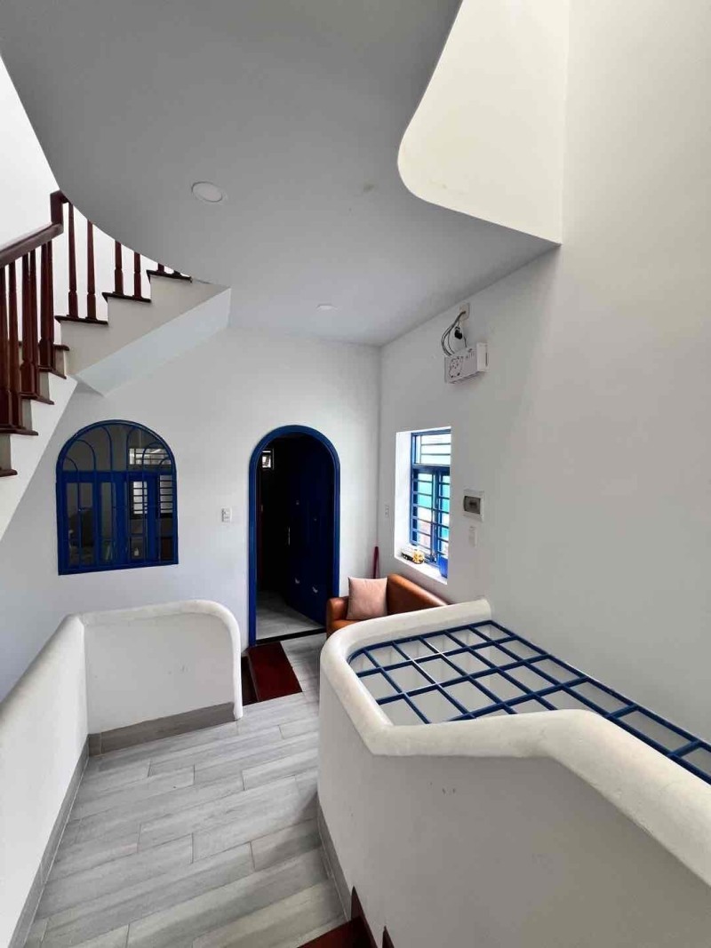 ♪ Nhà gần MT Thi Sách gần Sân Bay, Ô tô Đậu vài bước, 60m2, 3 tầng mới xây 2 năm, cực chắc chắn, - Ảnh 1